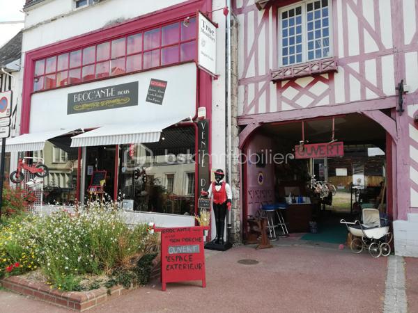 Local d activites de 97 m²