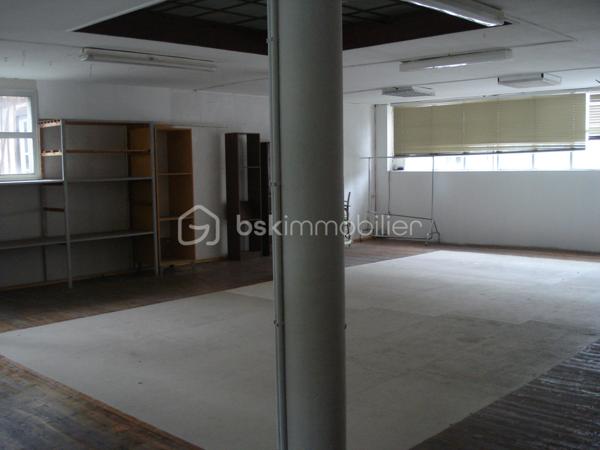 Local d activites de 97 m²