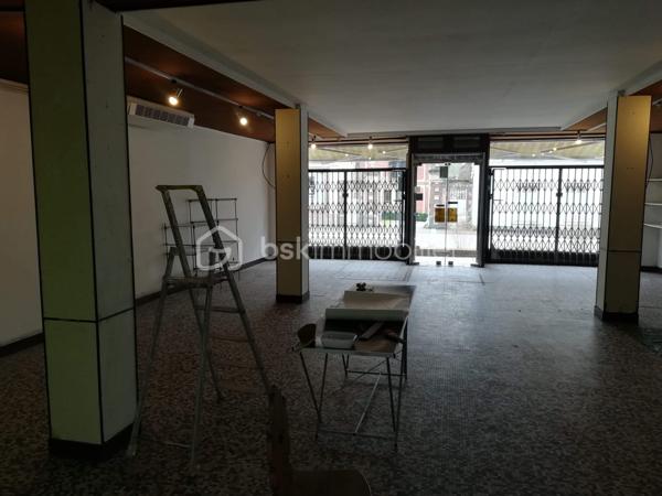 Local d activites de 97 m²