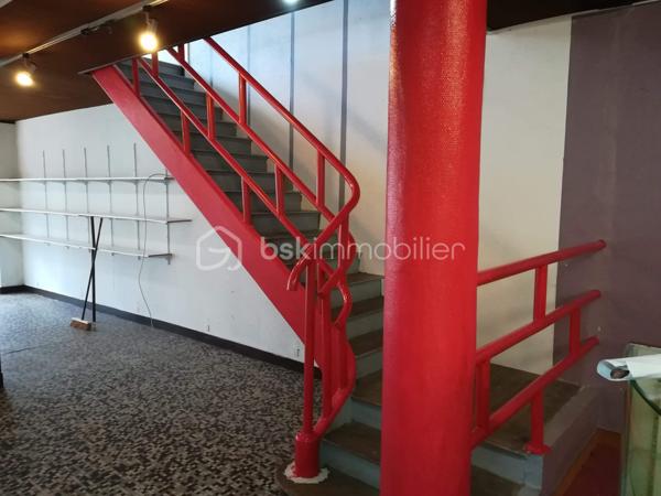 Local d activites de 97 m²