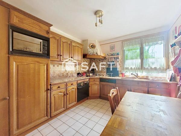 Maison tout à pied: gare, écoles, lycée, commerces