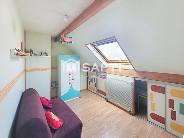 Maison tout à pied: gare, écoles, lycée, commerces