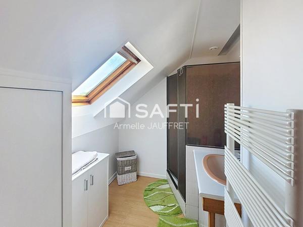 Maison tout à pied: gare, écoles, lycée, commerces