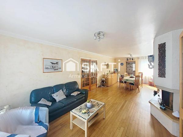 Maison tout à pied: gare, écoles, lycée, commerces