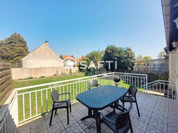 Maison tout à pied: gare, écoles, lycée, commerces