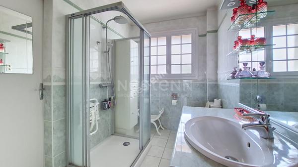 NANTES HIPPODROME - FACULTÉS : A vendre Superbe maison familiale de 8 pièces, 5 chambres (possible 6), jardin, garage. Tout à pied !