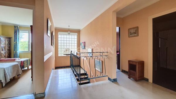 NANTES HIPPODROME - FACULTÉS : A vendre Superbe maison familiale de 8 pièces, 5 chambres (possible 6), jardin, garage. Tout à pied !