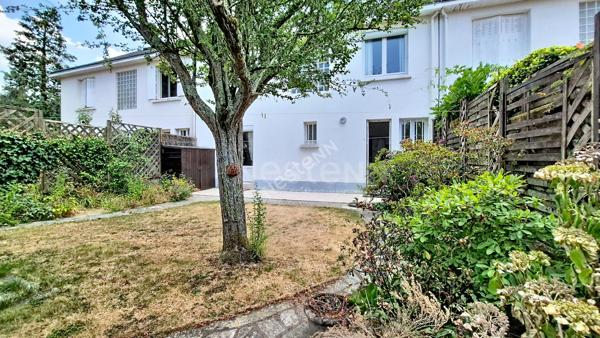 NANTES HIPPODROME - FACULTÉS : A vendre Superbe maison familiale de 8 pièces, 5 chambres (possible 6), jardin, garage. Tout à pied !