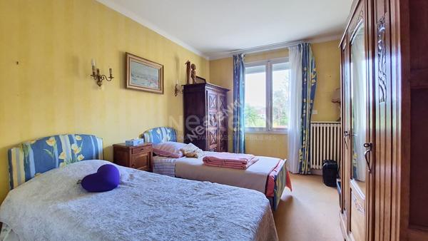 NANTES HIPPODROME - FACULTÉS : A vendre Superbe maison familiale de 8 pièces, 5 chambres (possible 6), jardin, garage. Tout à pied !