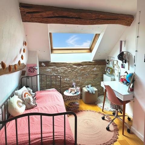 Maison
                                                                                                                                                                                                                                                                                                                        6 pièce(s)                                                                                                                                                                                                          3 chambre(s)                                                                                                                                                                                                          125  m²