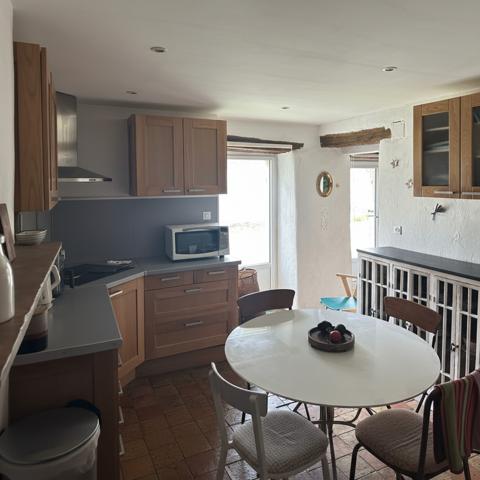 Maison
                                                                                                                                                                                                                                                                                                                        6 pièce(s)                                                                                                                                                                                                          3 chambre(s)                                                                                                                                                                                                          125  m²