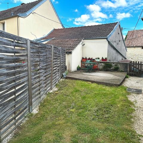 Maison
                                                                                                                                                                                                                                                                                                                        6 pièce(s)                                                                                                                                                                                                          3 chambre(s)                                                                                                                                                                                                          125  m²