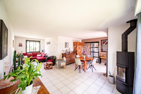 Maison
                                                                                                                                                                                                                                                                                                                        4 pièce(s)                                                                                                                                                                                                          2 chambre(s)                                                                                                                                                                                                          99  m²