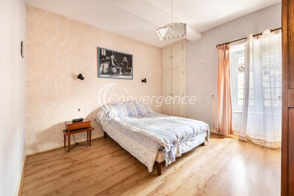 Maison
                                                                                                                                                                                                                                                                                                                        5 pièce(s)                                                                                                                                                                                                          3 chambre(s)                                                                                                                                                                                                          119  m²