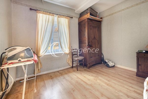Maison
                                                                                                                                                                                                                                                                                                                        5 pièce(s)                                                                                                                                                                                                          3 chambre(s)                                                                                                                                                                                                          119  m²