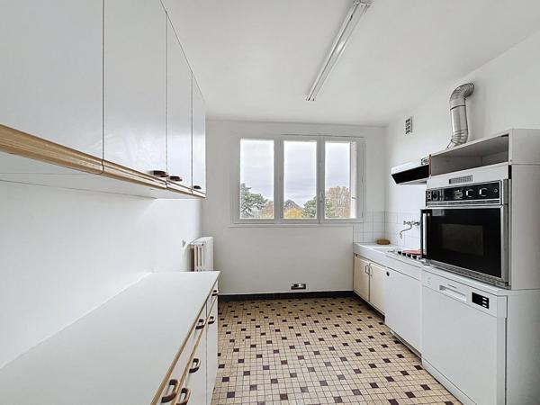 Appartement 3 chambres, 6 minutes à pied RER A