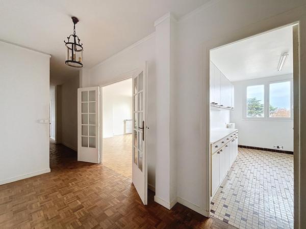 Appartement 3 chambres, 6 minutes à pied RER A