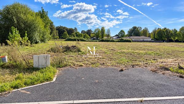 Terrain
        
        - 719 m² 280 000 €*