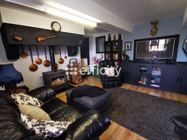 Maison
         4 pièces
        - 134 m² Exclusivité 250 000 € *