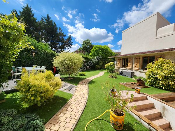 Maison Nanterre 5 pièces avec un studio de 27m² et jardins