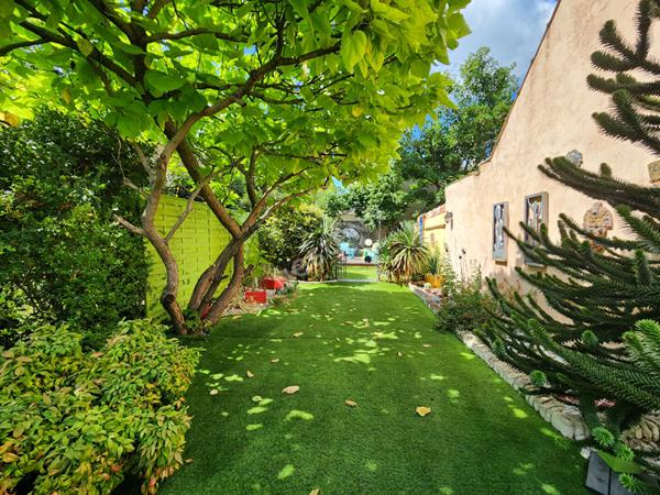 Maison Nanterre 5 pièces avec un studio de 27m² et jardins