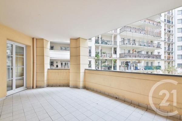 Appartement F4 à vendre  4 pièces - 84,02 m2 COURBEVOIE - 92