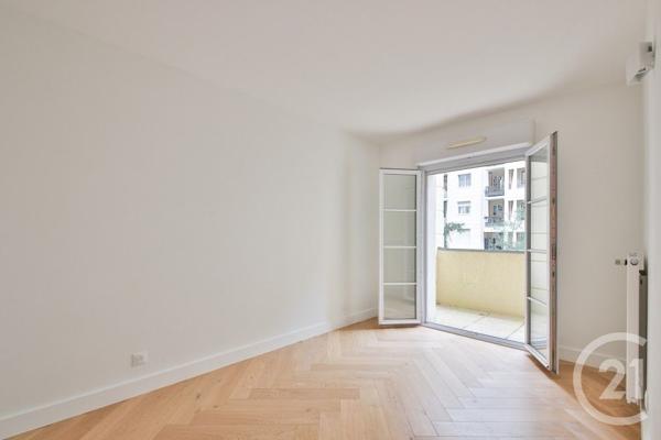 Appartement F4 à vendre  4 pièces - 84,02 m2 COURBEVOIE - 92