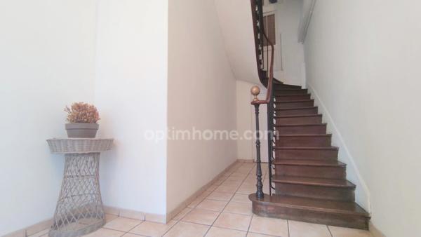 Appartement Haussmanien Immeuble sécurisé 97 m² de Grand Standing