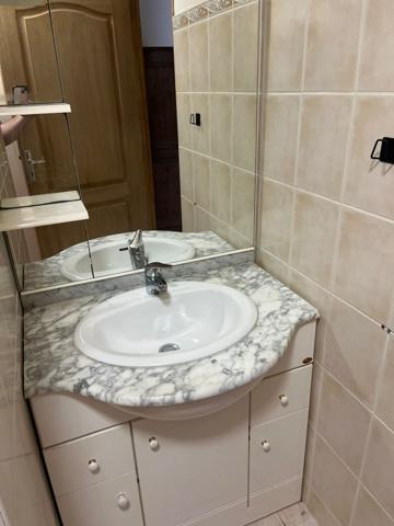 La Ciotat, 300m mer, résid. 1989 de 8 appts/piscine, T2 de 56m2 clim + cour privative et garage 18.50m2 en sous-sol sécurisé