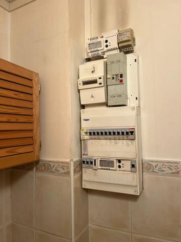 La Ciotat, 300m mer, résid. 1989 de 8 appts/piscine, T2 de 56m2 clim + cour privative et garage 18.50m2 en sous-sol sécurisé