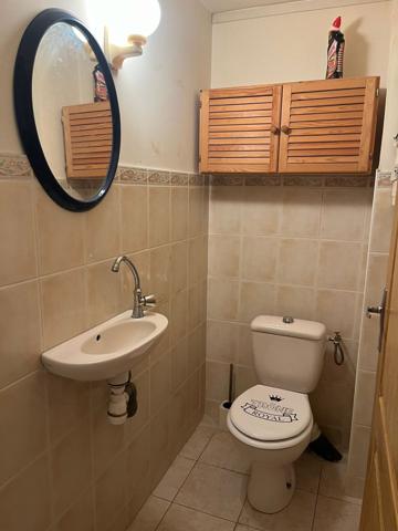 La Ciotat, 300m mer, résid. 1989 de 8 appts/piscine, T2 de 56m2 clim + cour privative et garage 18.50m2 en sous-sol sécurisé