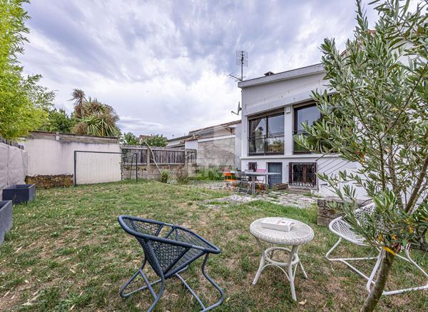 BELLE MAISON FAMILIALE - ENTIEREMENT RENOVÉE - 6 MIN DE LA PLAGE