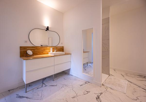 BELLE MAISON FAMILIALE - ENTIEREMENT RENOVÉE - 6 MIN DE LA PLAGE