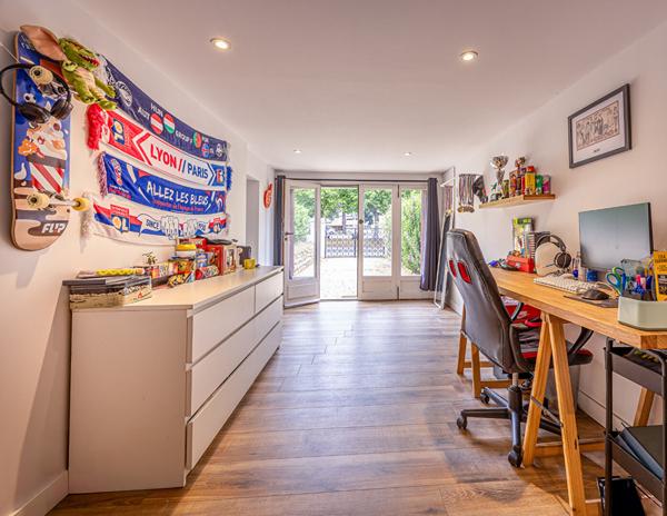 BELLE MAISON FAMILIALE - ENTIEREMENT RENOVÉE - 6 MIN DE LA PLAGE