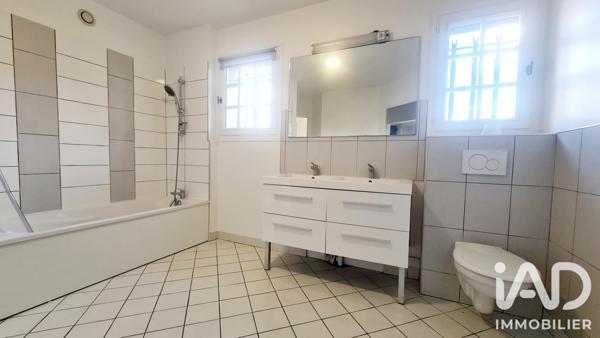 Maison à vendre 9 pièces 227 m² Surville