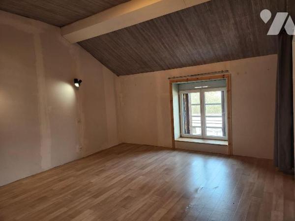 À vendre aux Forges-Saint-Bernard, dans un environnement calme et agréable, à seulement 15 minu...