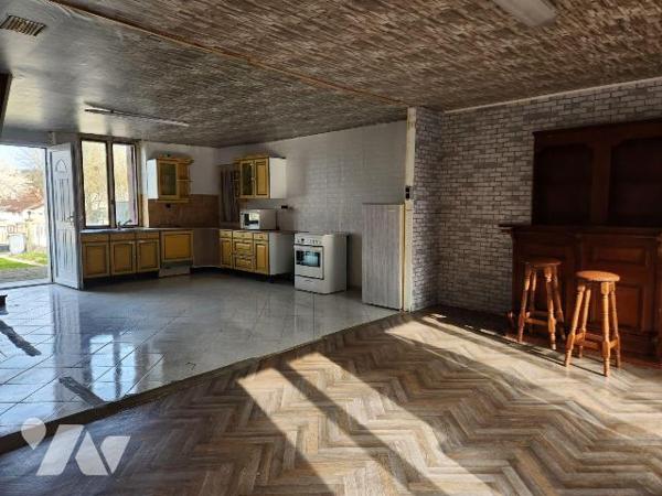 À vendre aux Forges-Saint-Bernard, dans un environnement calme et agréable, à seulement 15 minu...