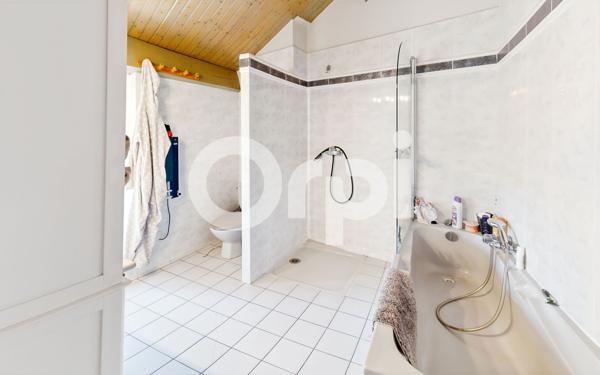 Appartement à vendre    3 pièces •  Ruoms