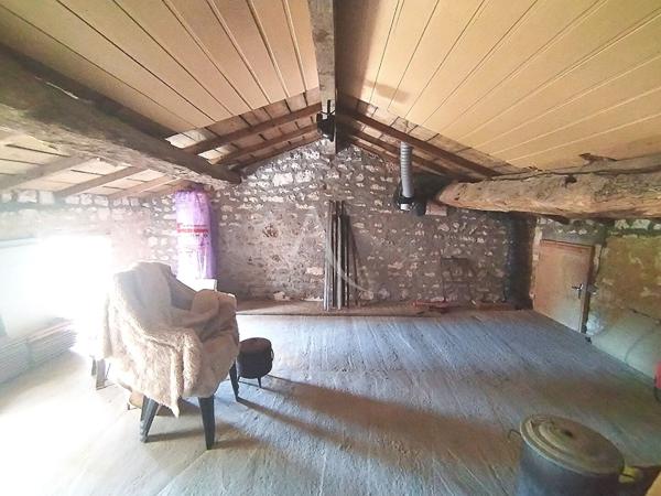 Proche Saintes - Maison 4 pièces avec jardin et dépendance