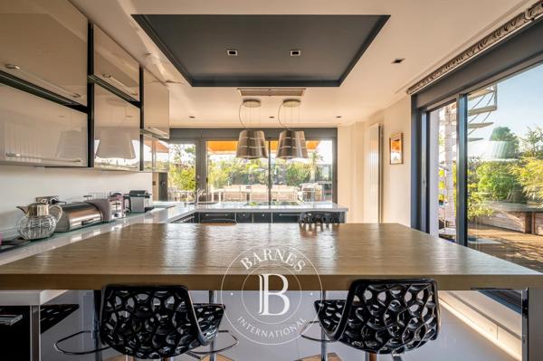 Rueil-Malmaison, Appartement 3 Chambres -  193 m² à vendre