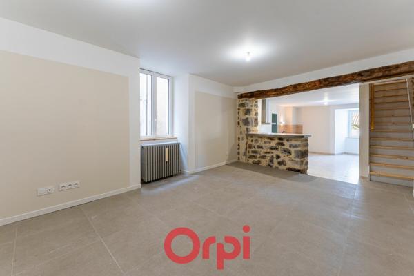 Appartement à louer    4 pièces •  Villeneuve-de-Berg
