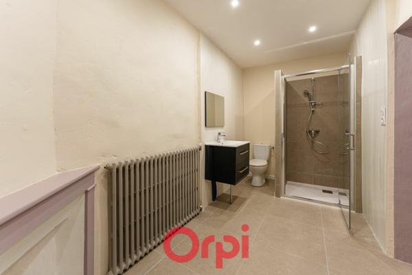 Appartement à louer    4 pièces •  Villeneuve-de-Berg