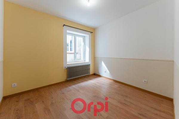 Appartement à louer    4 pièces •  Villeneuve-de-Berg