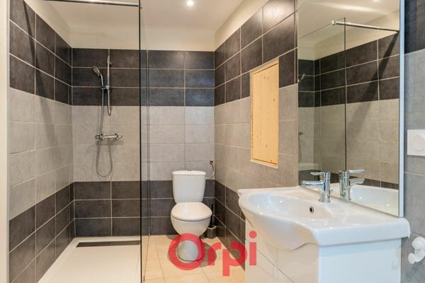 Appartement à louer    4 pièces •  Villeneuve-de-Berg