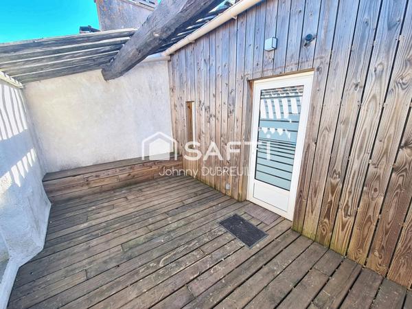GONFARON - Maison de village T5 rénovée avec potentiel commercial, cave voutée aménagée, terrasse tropézienne