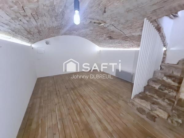 GONFARON - Maison de village T5 rénovée avec potentiel commercial, cave voutée aménagée, terrasse tropézienne