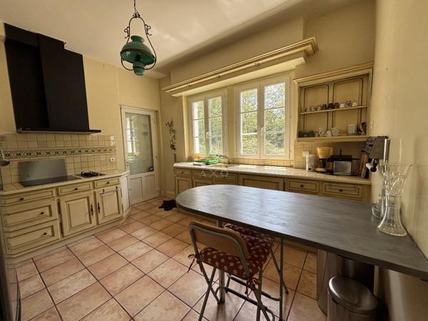 PROPRIETE BOURGEOISE/  PARC DE 1.7 ha/ 320 m² habitable
