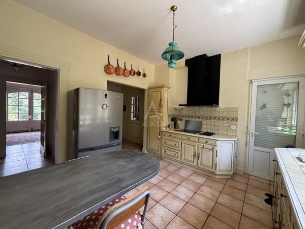 PROPRIETE BOURGEOISE/  PARC DE 1.7 ha/ 320 m² habitable