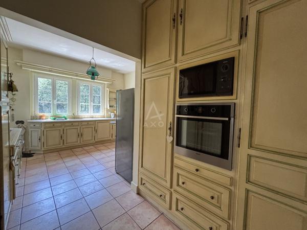 PROPRIETE BOURGEOISE/  PARC DE 1.7 ha/ 320 m² habitable
