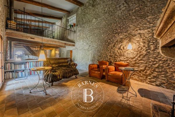 Digne-les-Bains, Propriété 3 Chambres -  340 m² à vendre